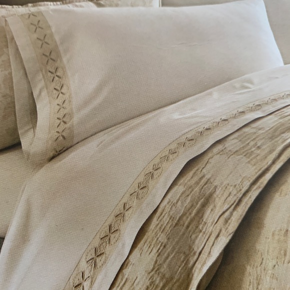 Beekman 1802 Stillwater King Plillowcases Cream S2 -NEW - Picture 2 of 5